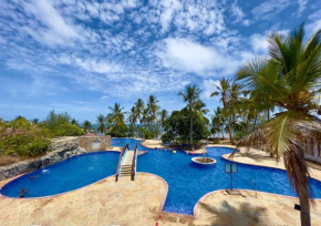 Lovely 2-Bedroom Beachfront Holiday Home